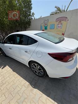 هیوندای ئەلەنترا